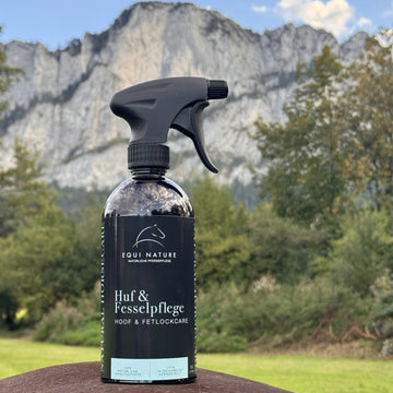 Anwendung der EQUI NATURE Huf & Fesselpflege